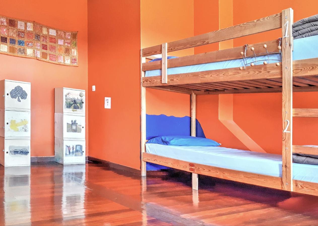 Meiga Backpackers Hostel Сантьяго-де-Компостела Екстер'єр фото