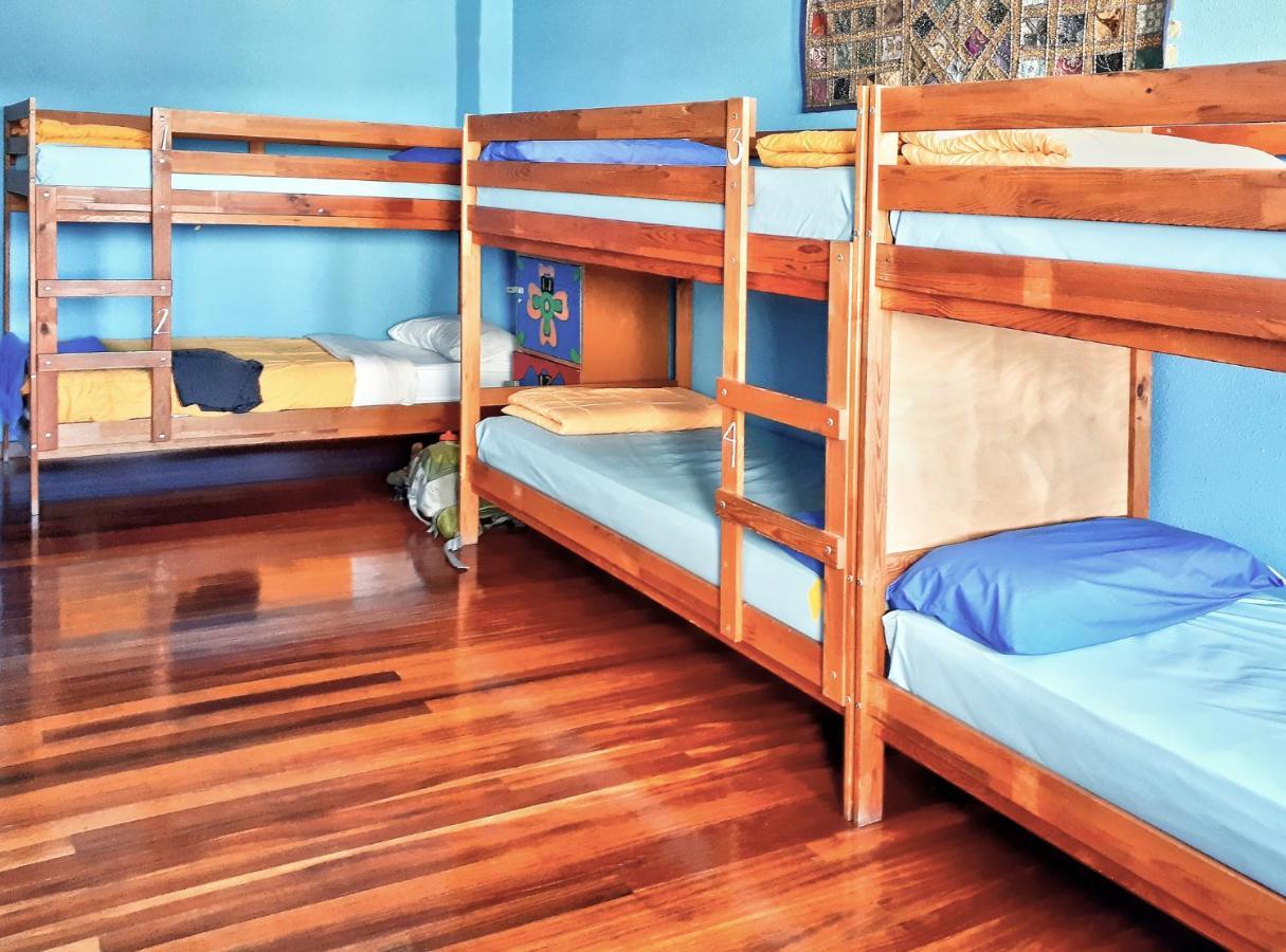 Meiga Backpackers Hostel Сантьяго-де-Компостела Екстер'єр фото
